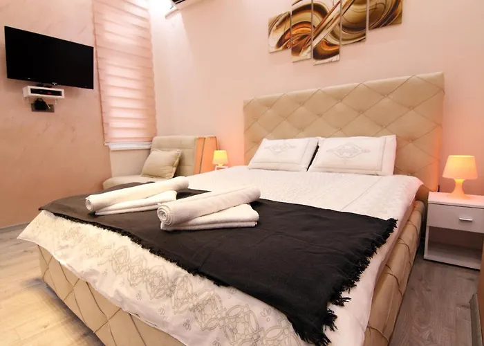 Lupino Apartments